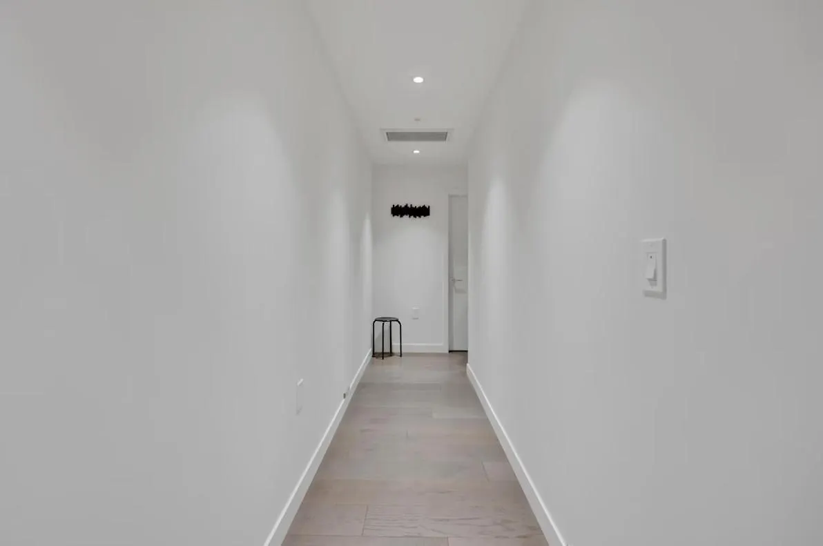 2-Bedroom Apartment In Central Location Vancouver Canada
