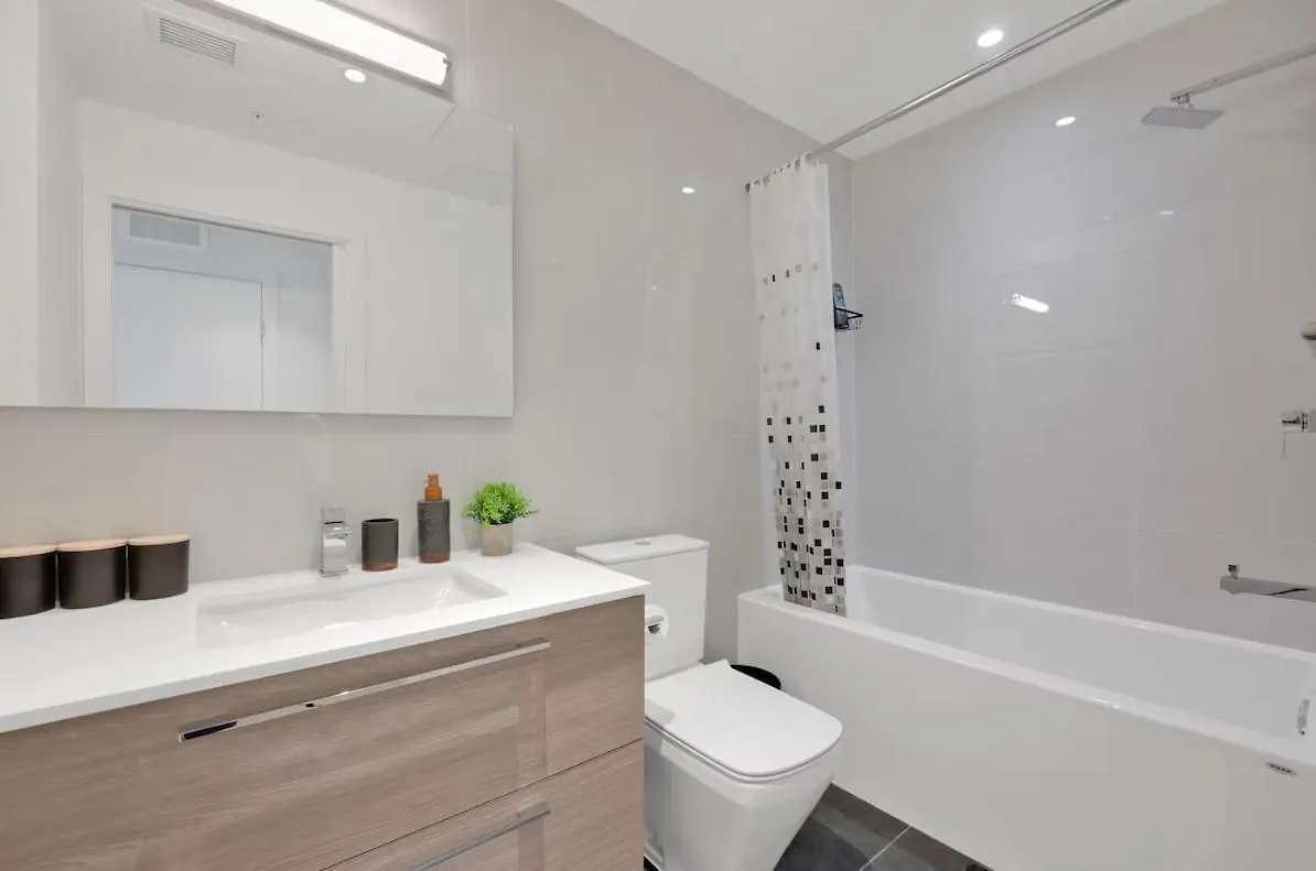 2-Bedroom Apartment In Central Location Vancouver