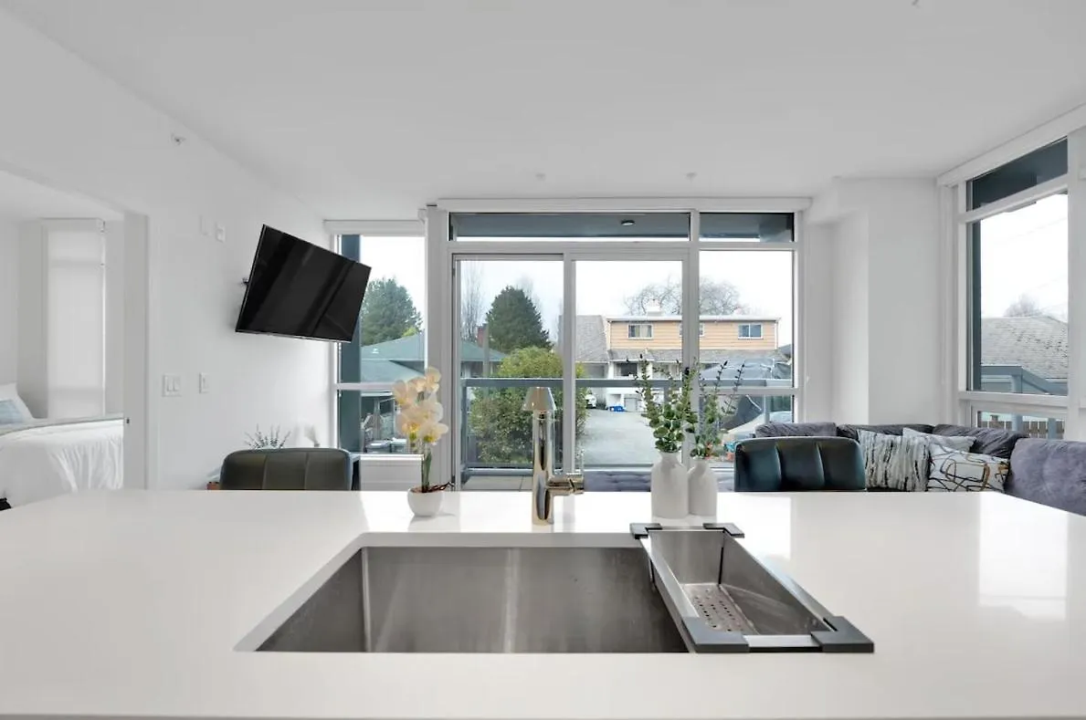2-Bedroom Apartment In Central Location Vancouver